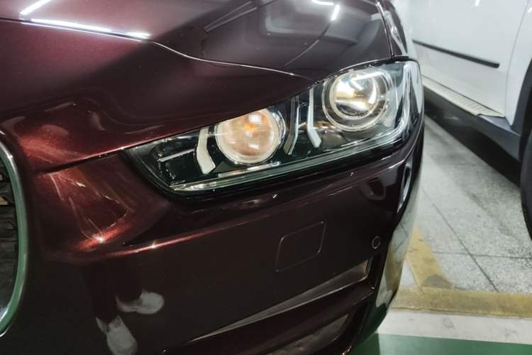 Used Jaguar XEL 2019 2.0T 200 PS Deluxe Edition Left Front Headlight
