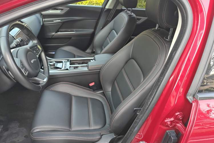 Used Jaguar XEL 2019 2.0T 200 PS Deluxe Edition Left Front Seat