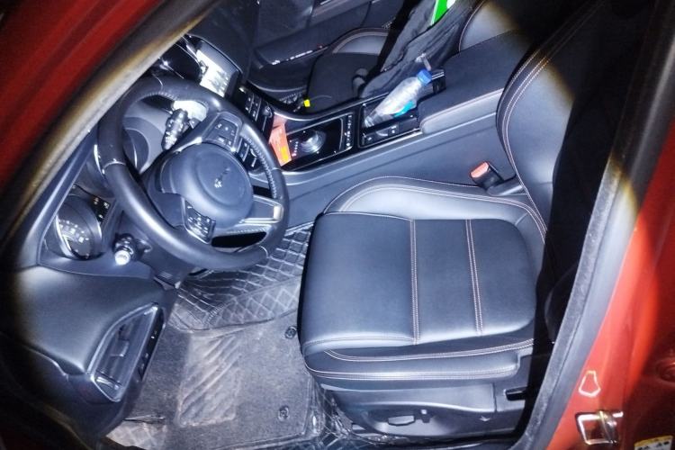 Used Jaguar XEL 2019 2.0T 200 PS Luxury Edition Left Front Seat