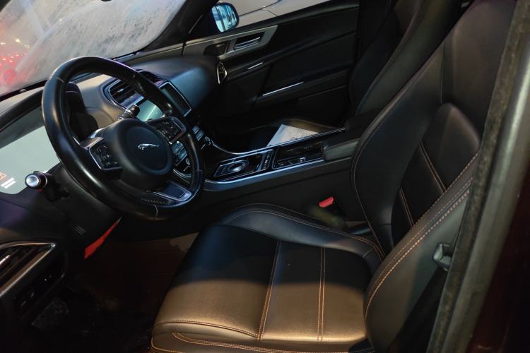Used Jaguar XEL 2019 2.0T 200 PS Deluxe Edition Left Front Seat