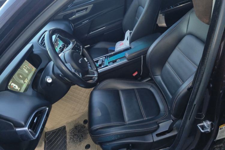 Used Jaguar XEL 2019 2.0T 200 PS Deluxe Edition Left Front Seat