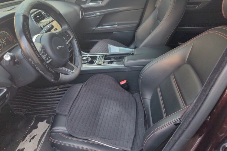 Used Jaguar XEL 2019 2.0T 200 PS Deluxe Edition Left Front Seat