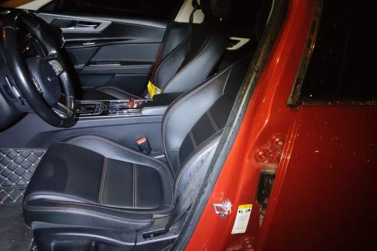 Used Jaguar XEL 2019 2.0T 200 PS Luxury Edition Left Front Seat