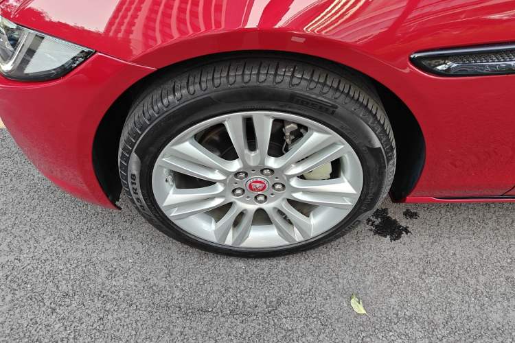 Used Jaguar XEL 2019 2.0T 200 PS Deluxe Edition Left Front Wheel Hub