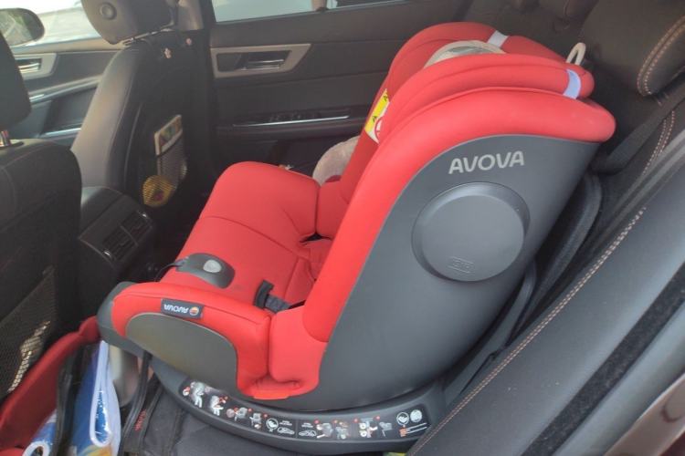 Used Jaguar XEL 2019 2.0T 200 PS Deluxe Edition Left Rear Seat