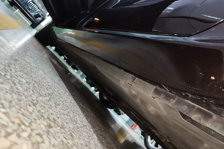 Used Jaguar XEL 2019 2.0T 200 PS Deluxe Edition Left Side Sill