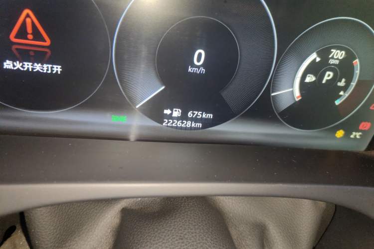 Used Jaguar XEL 2019 2.0T 200 PS Deluxe Edition Odometer Close Up