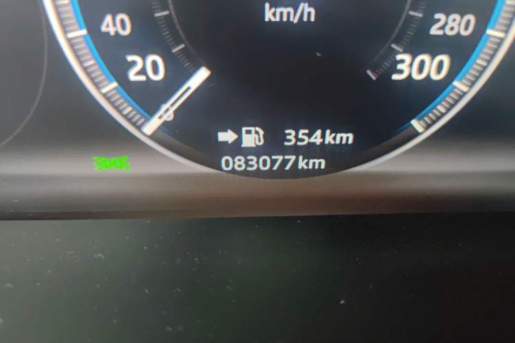 Used Jaguar XEL 2019 2.0T 200 PS Deluxe Edition Odometer Close Up
