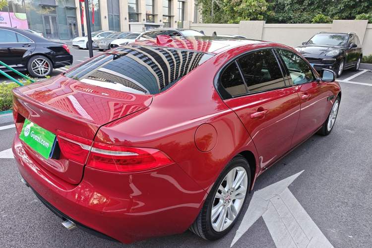 Used Jaguar XEL 2019 2.0T 200 PS Deluxe Edition Rear Right 45 Deg
