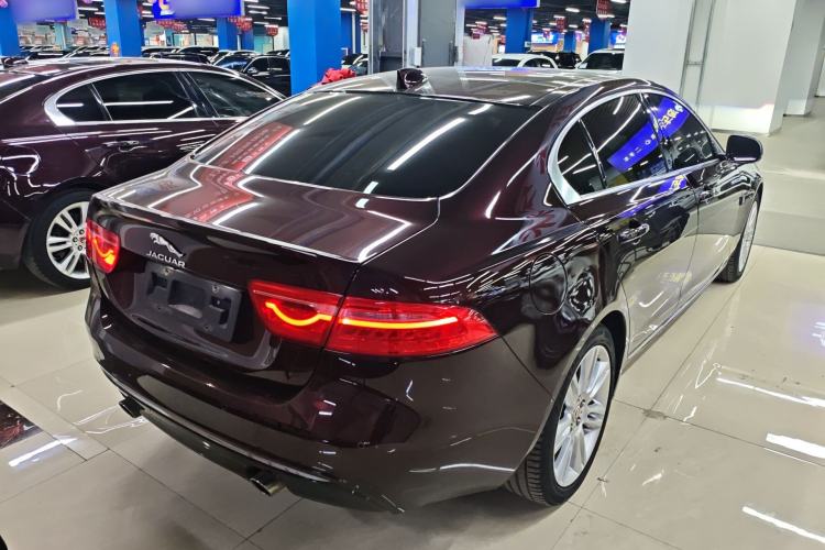 Used Jaguar XEL 2019 2.0T 200 PS Deluxe Edition Rear Right 45 Deg