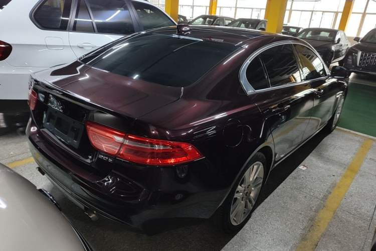 Used Jaguar XEL 2019 2.0T 200 PS Deluxe Edition Rear Right 45 Deg