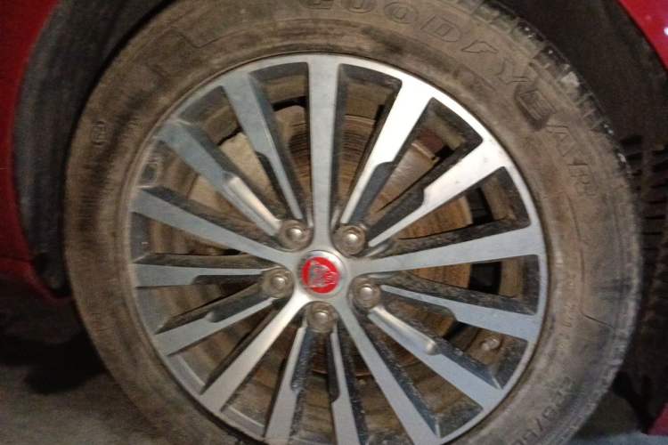 Used Jaguar XEL 2019 2.0T 200 PS Luxury Edition Right Front Wheel Hub