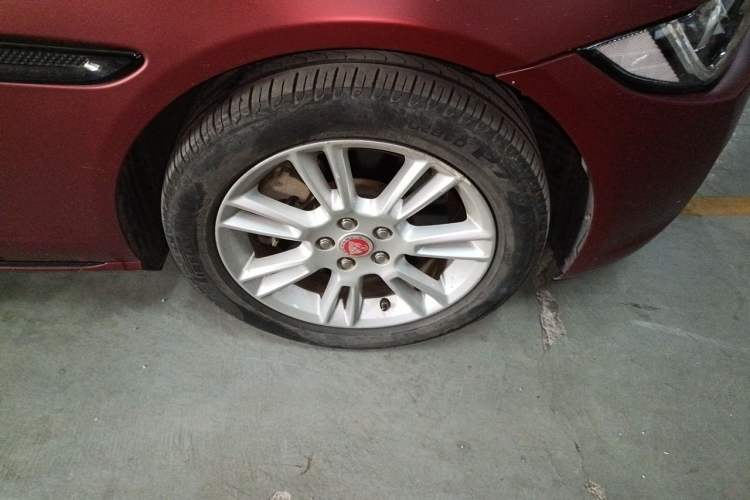 Used Jaguar XEL 2019 2.0T 200 PS Luxury Edition Right Front Wheel Hub