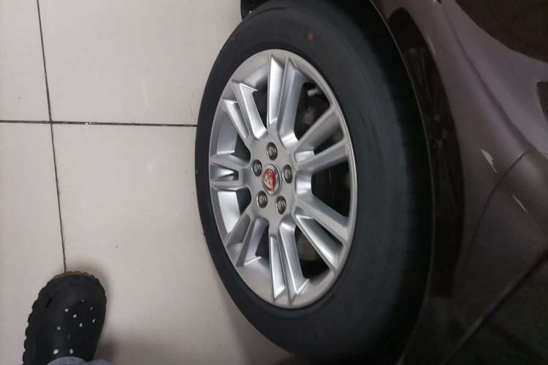 Used Jaguar XEL 2019 2.0T 200 PS Luxury Edition Right Rear Wheel Hub