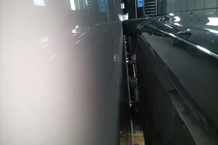 Used Jaguar XEL 2019 2.0T 200 PS Luxury Edition Right Side Sill