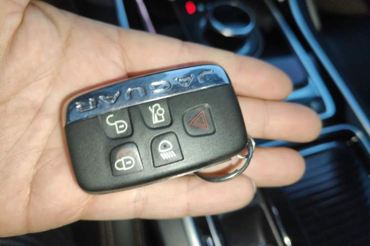 Used Jaguar XEL 2019 2.0T 200 PS Deluxe Edition Vehicle Key