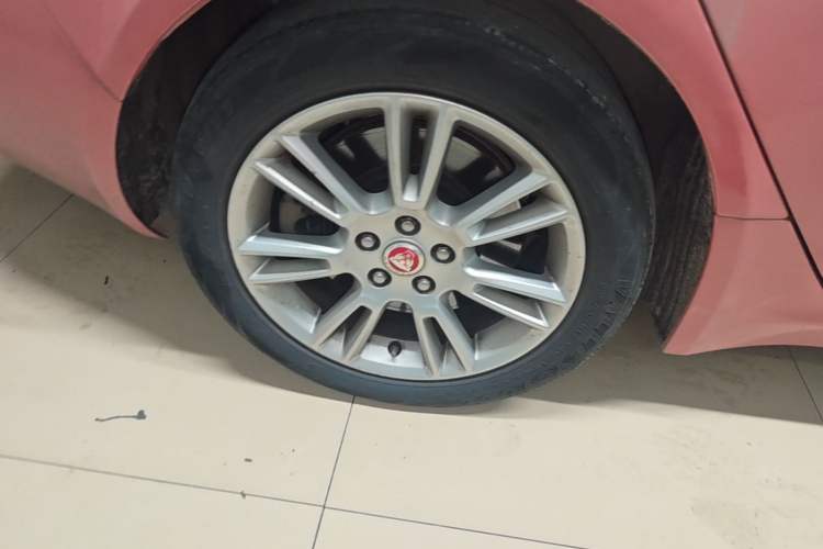 Used Jaguar XEL 2019 2.0T 200 PS Luxury Edition Right Rear Wheel Hub