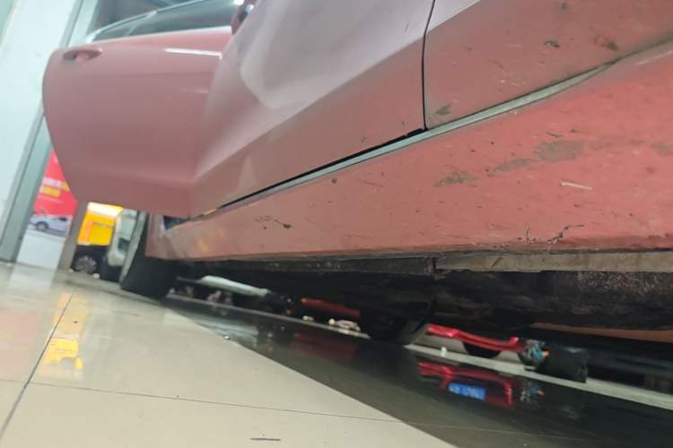 Used Jaguar XEL 2019 2.0T 200 PS Luxury Edition Right Side Sill