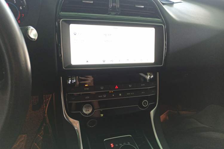 Used Jaguar XEL 2019 2.0T 200 PS Elite Edition Audio And AC Panel