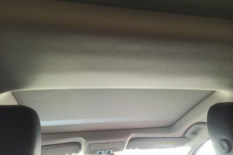 Used Jaguar XEL 2019 2.0T 200 PS Elite Edition Headliner
