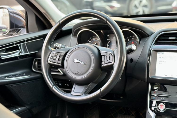 Used Jaguar XEL 2019 2.0T 200 PS Elite Edition Interior 12