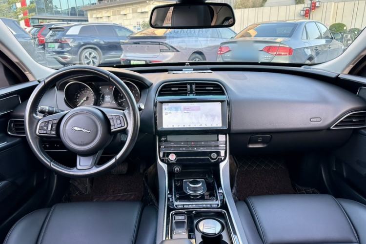 Used Jaguar XEL 2019 2.0T 200 PS Elite Edition Interior 14