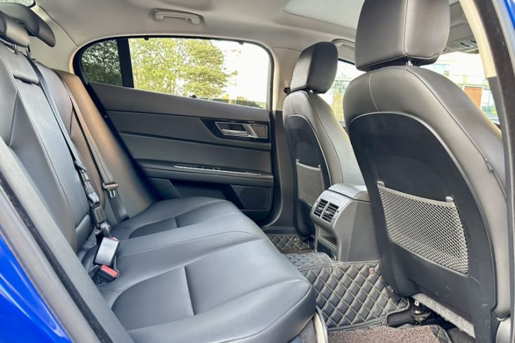 Used Jaguar XEL 2019 2.0T 200 PS Elite Edition Interior 2