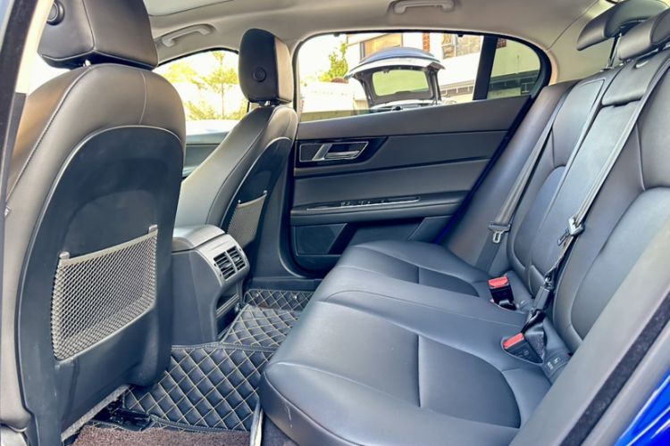 Used Jaguar XEL 2019 2.0T 200 PS Elite Edition Interior 3
