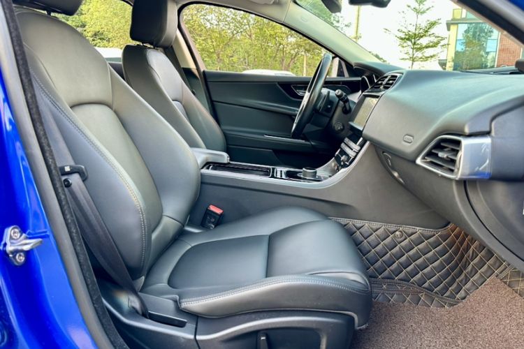Used Jaguar XEL 2019 2.0T 200 PS Elite Edition Interior 6