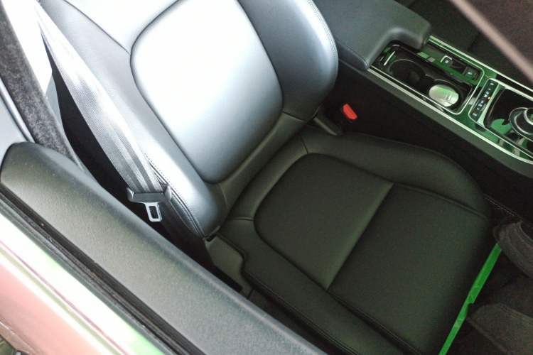 Used Jaguar XEL 2019 2.0T 200 PS Elite Edition Right Front Seat