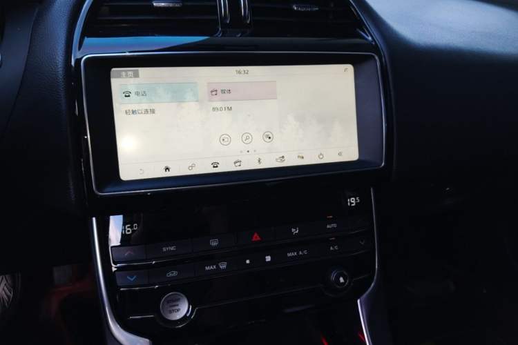 Used Jaguar XEL 2019 2.0T 200 PS Elite Edition Audio And AC Panel