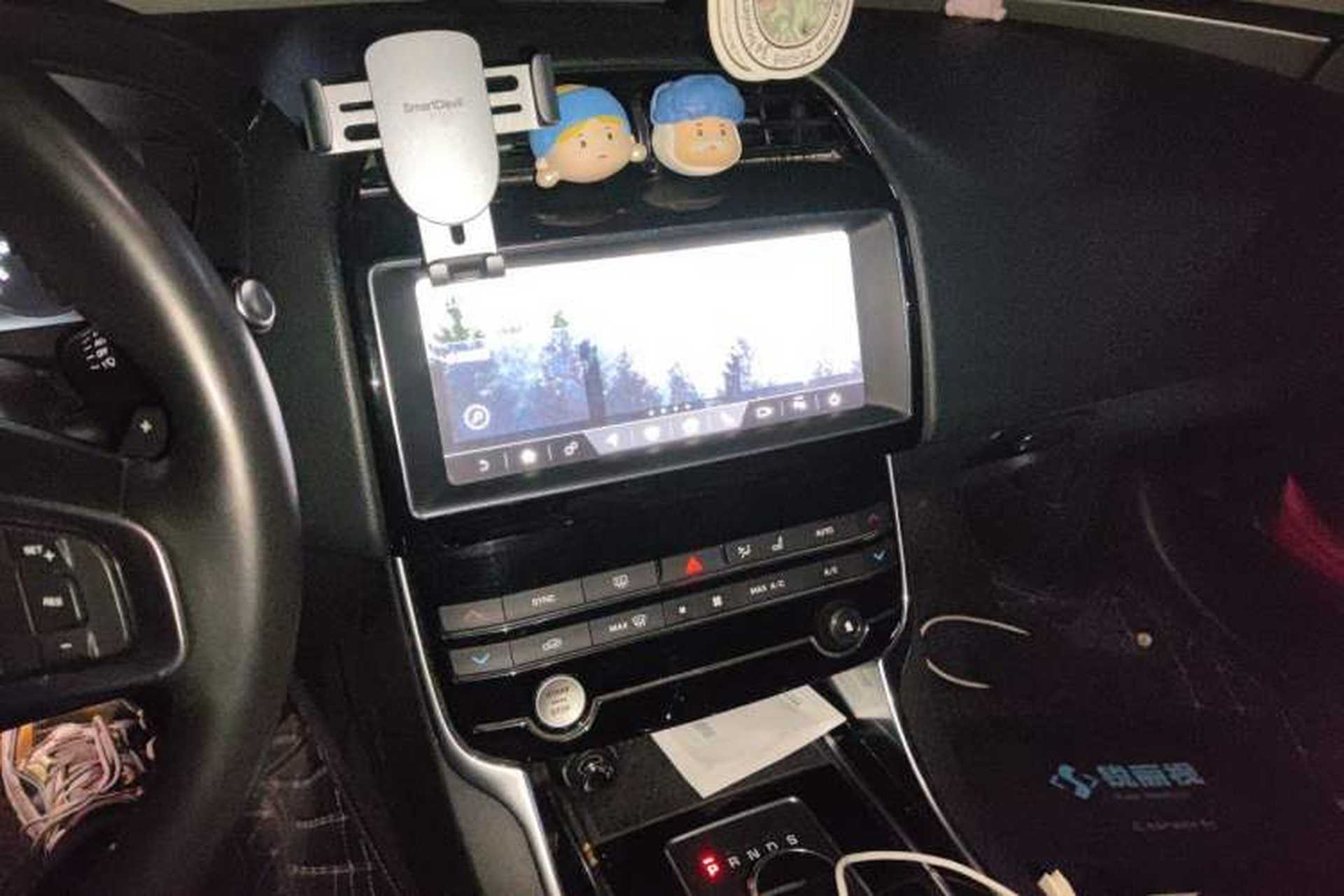 Used Jaguar XEL 2019 2.0T 200 PS Deluxe Edition Audio And AC Panel