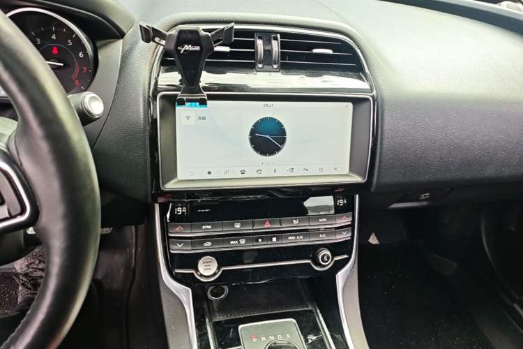 Used Jaguar XEL 2019 2.0T 200 PS Elite Edition Audio And AC Panel