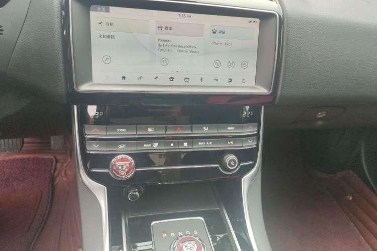 Used Jaguar XEL 2019 2.0T 200 PS Deluxe Edition Audio And AC Panel