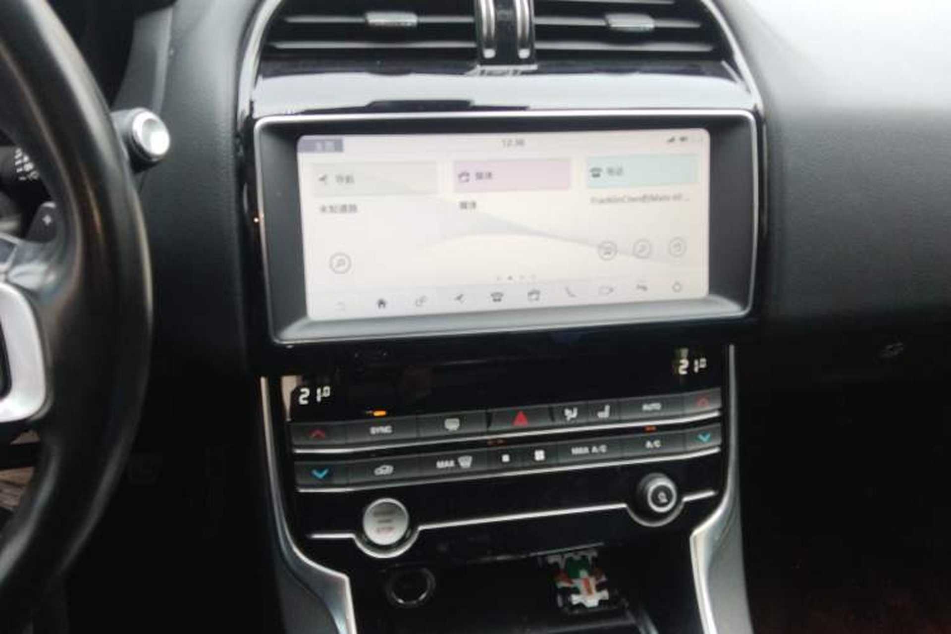 Used Jaguar XEL 2019 2.0T 200 PS Deluxe Edition Audio And AC Panel