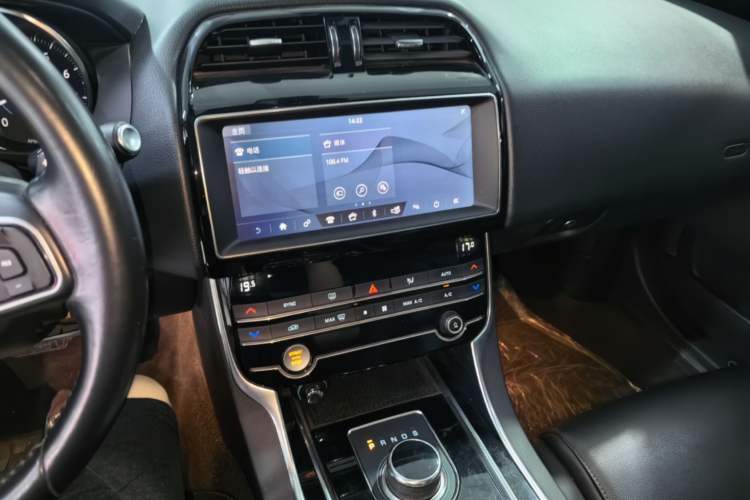 Used Jaguar XEL 2019 2.0T 200 PS Elite Edition Audio And AC Panel