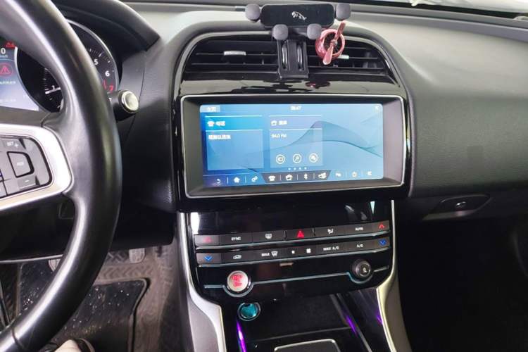 Used Jaguar XEL 2019 2.0T 200 PS Luxury Edition Audio And AC Panel