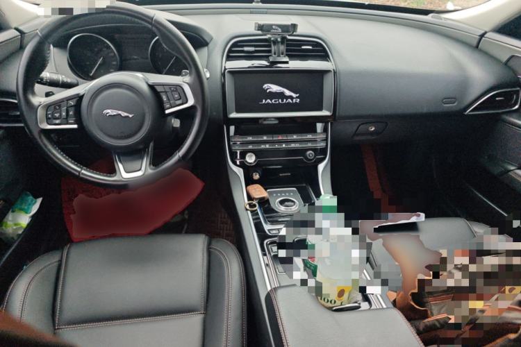 Used Jaguar XEL 2019 2.0T 200 PS Luxury Edition Center Console