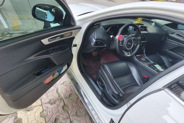 Used Jaguar XEL 2019 2.0T 200 PS Luxury Edition Driver Seat