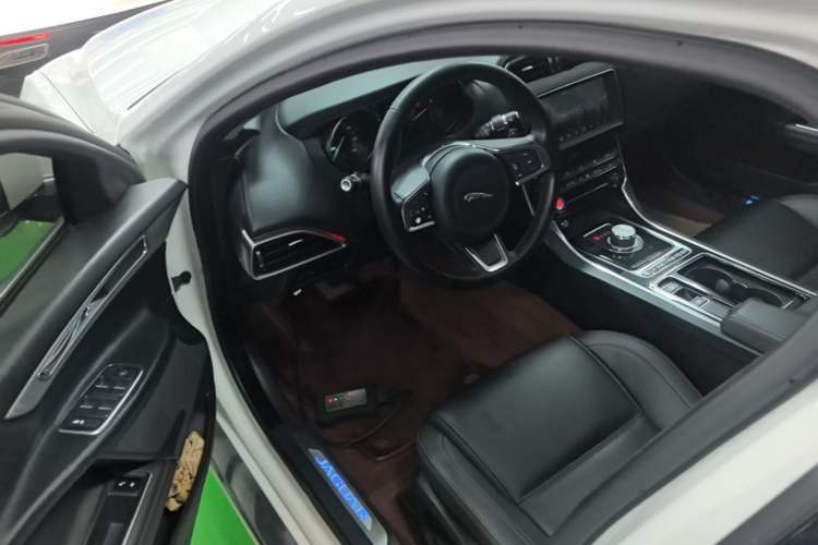 Used Jaguar XEL 2019 2.0T 200 PS Luxury Edition Driver Seat