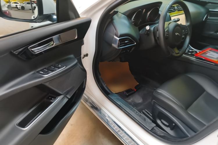 Used Jaguar XEL 2019 2.0T 200 PS Elite Edition Driver Seat