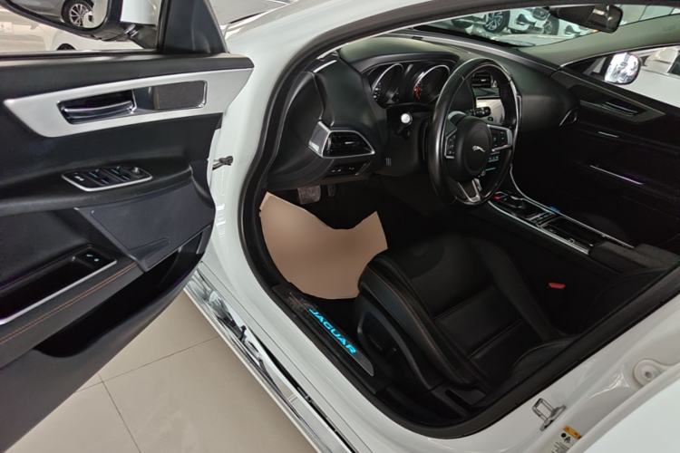 Used Jaguar XEL 2019 2.0T 200 PS Luxury Edition Driver Seat