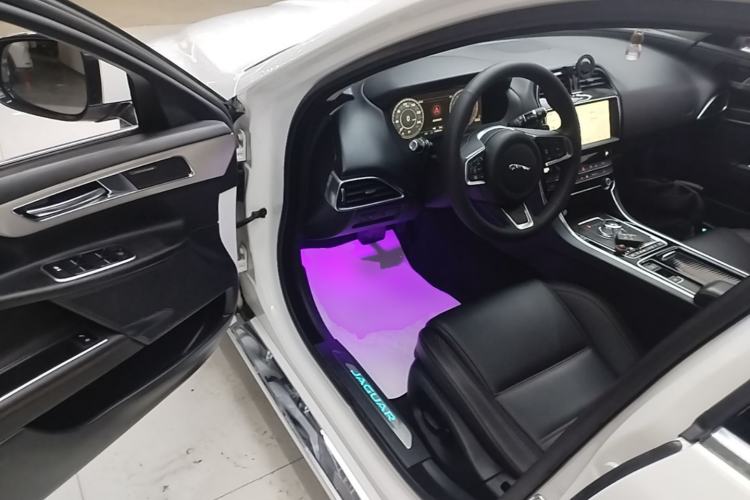 Used Jaguar XEL 2019 2.0T 200 PS Deluxe Edition Driver Seat