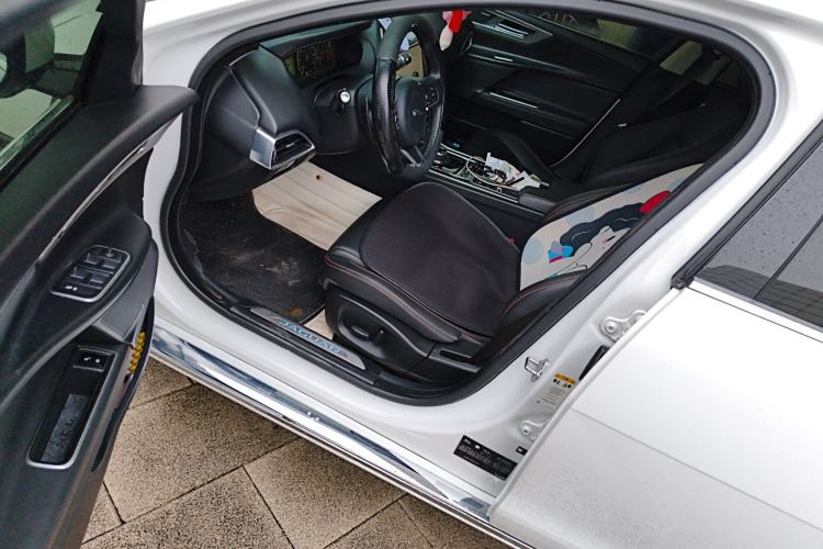 Used Jaguar XEL 2019 2.0T 200 PS Deluxe Edition Driver Seat