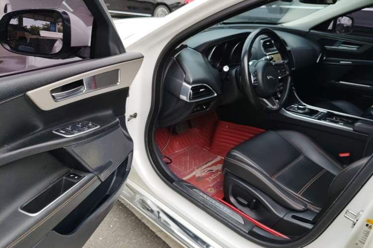 Used Jaguar XEL 2019 2.0T 200 PS Elite Edition Driver Seat