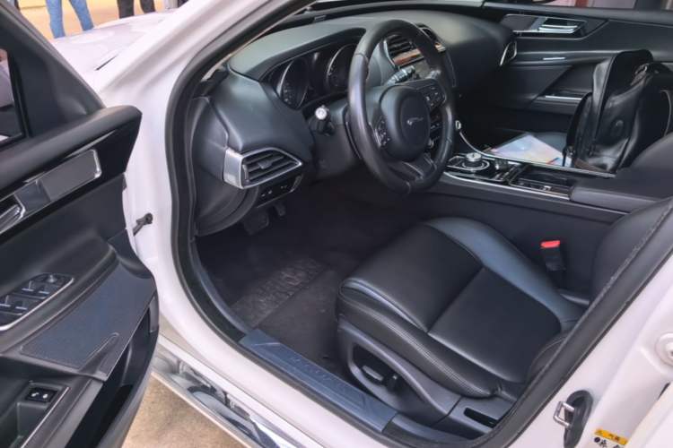 Used Jaguar XEL 2019 2.0T 200 PS Elite Edition Driver Seat