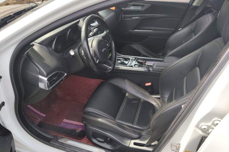 Used Jaguar XEL 2019 2.0T 200 PS Luxury Edition Driver Seat