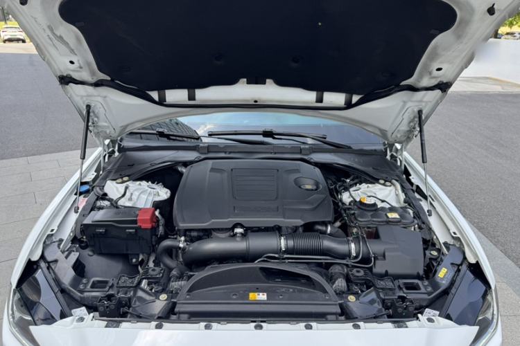 Used Jaguar XEL 2019 2.0T 200 PS Luxury Edition Engine Bay