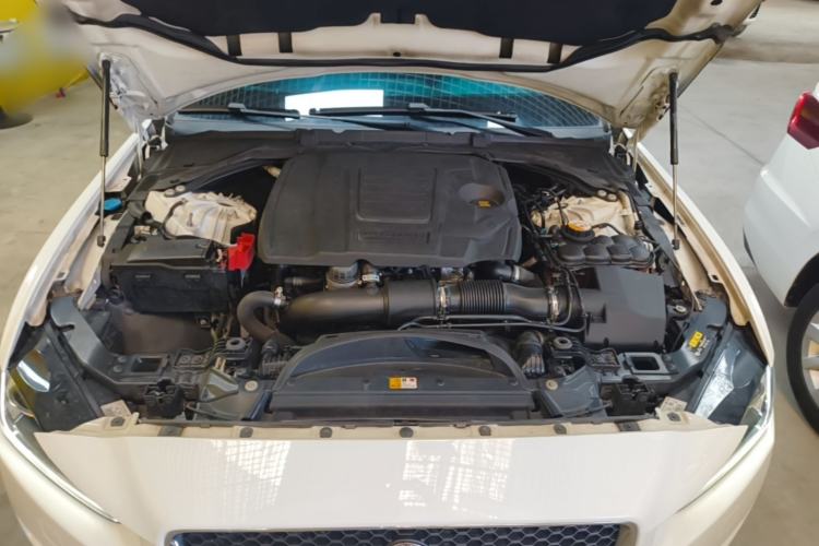 Used Jaguar XEL 2019 2.0T 200 PS Elite Edition Engine Bay