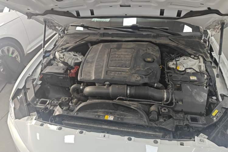 Used Jaguar XEL 2019 2.0T 200 PS Deluxe Edition Engine Bay